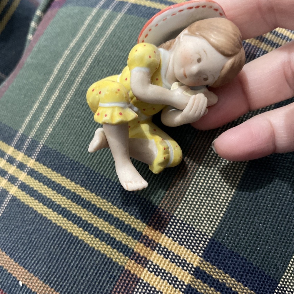 Vtg HOLLY HOBBIE Discovery Series MINIATURE Collection Ocean Sound In Conch #950